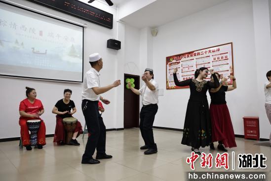 中新网湖北 宜昌市西陵区各族群众多形式乐享文化盛宴